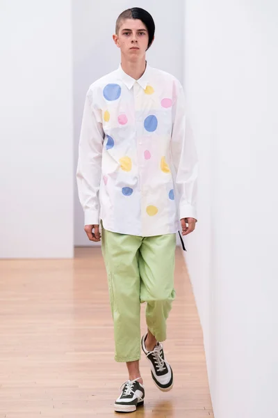 Look 14